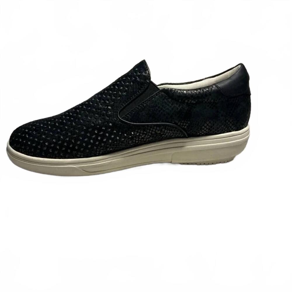 NEW GRAVITY DEFYER women's clara shoe in black